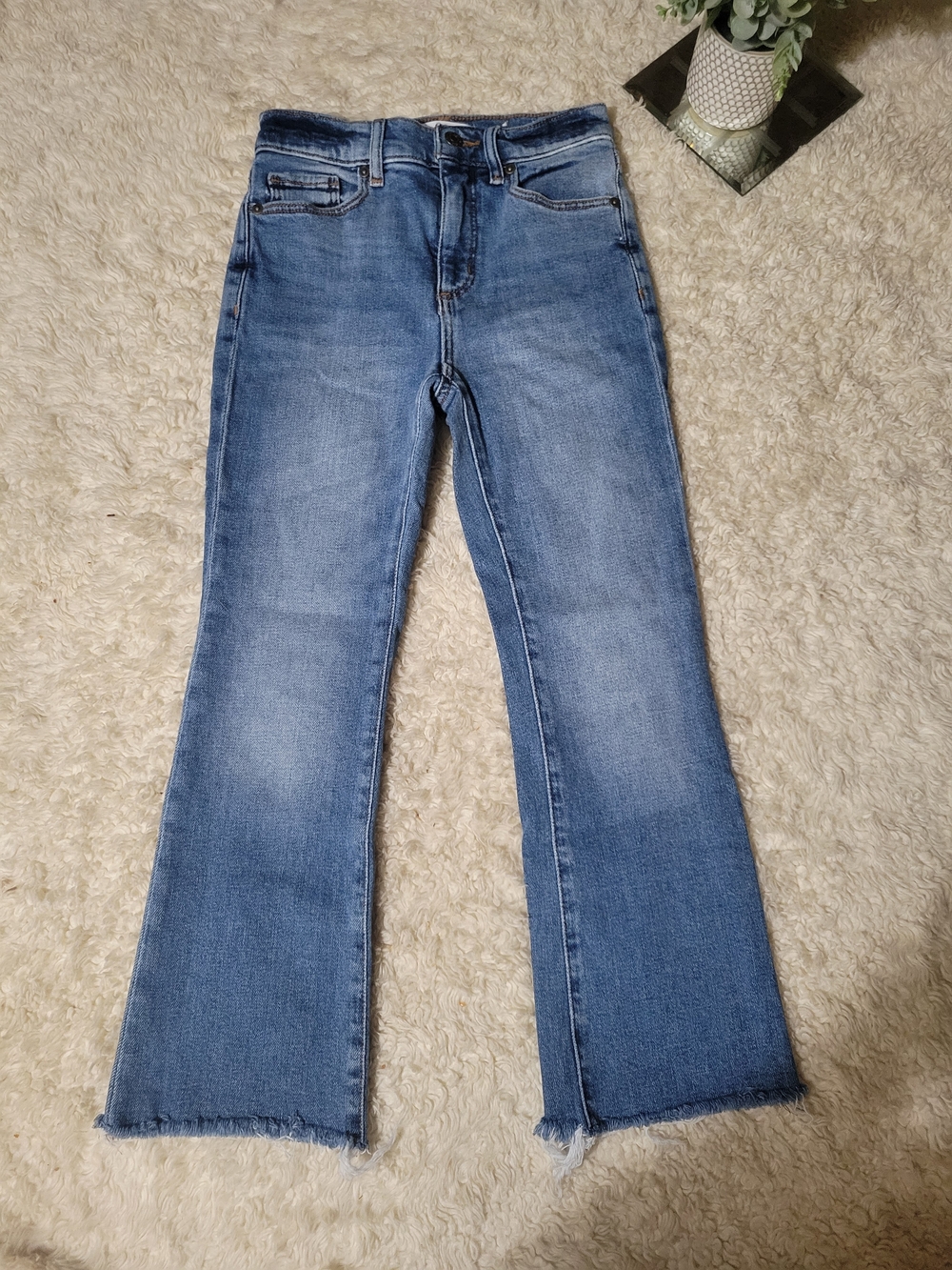 LOFT Petite Kick Crop Jeans with Raw Hem | 00P Mid Wash